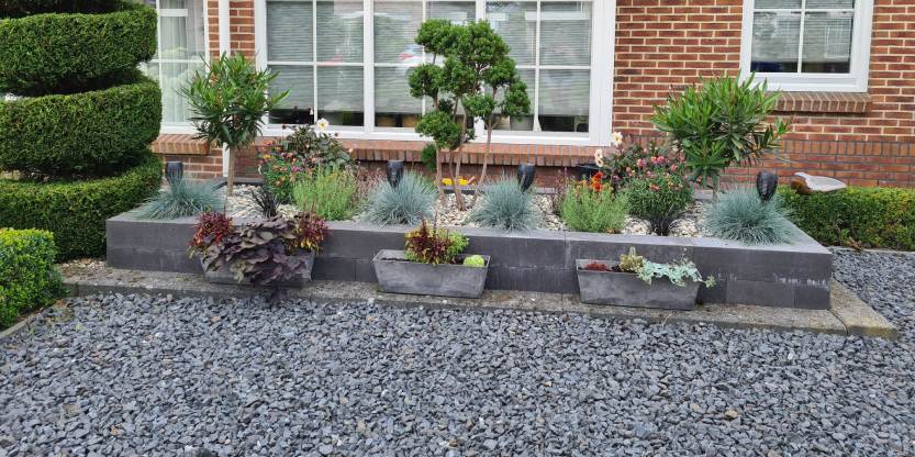 Basalt split in de voortuin